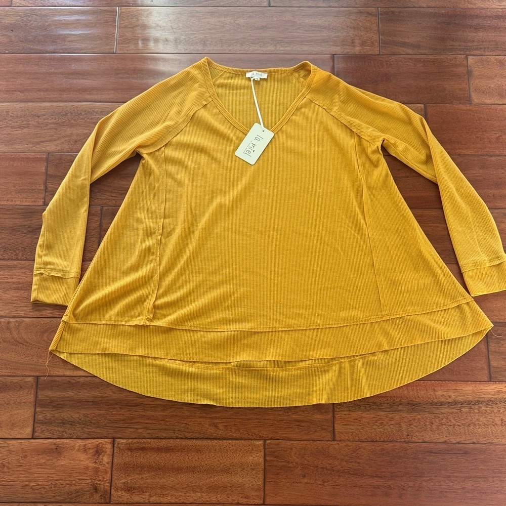 NWT La Miel Mustard Yellow V-Neck Women's Top Relaxed Whimsical Fit High Low SM